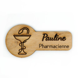 Badge personnalisable en bois gravé pour professionnels en pharmacie